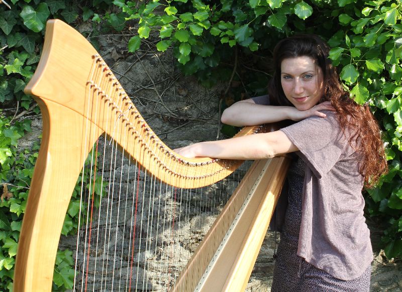 Lire la suite à propos de l’article Concert de Harpe celtique et chromatique – Emilie Chevillard le dimanche 13 octobre 2013 – 16h